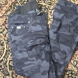 New Without Tags Kuhl Men's Camouflage Revolvr Pants in Slate and Charcoal